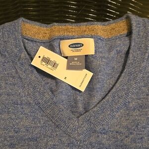 NWT Old Navy men's size v-neck sweater size M
